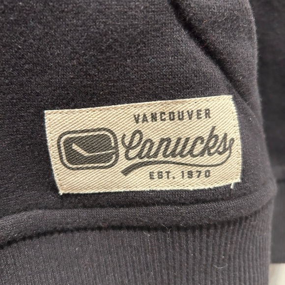 Vancouver canucks hockey children’s Reebok hoodie - Picture 4 of 5